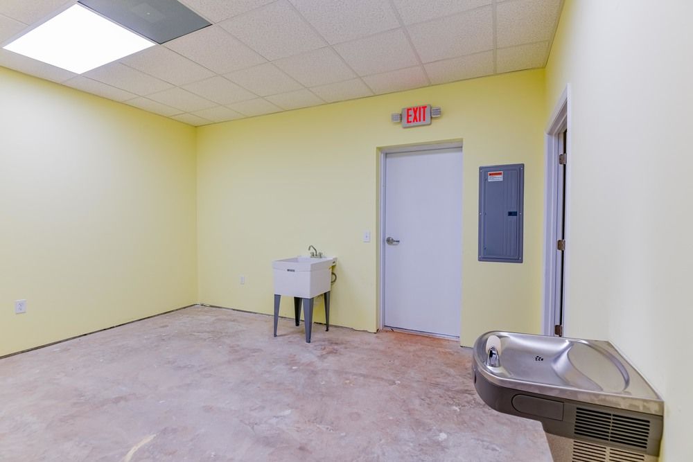 Cox Creek Plaza: 750 Cox Creek Pkwy, Florence, AL 35630